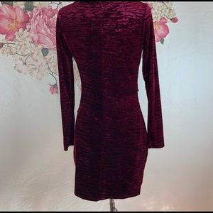 LULU’S | crushed velvet dress size Large